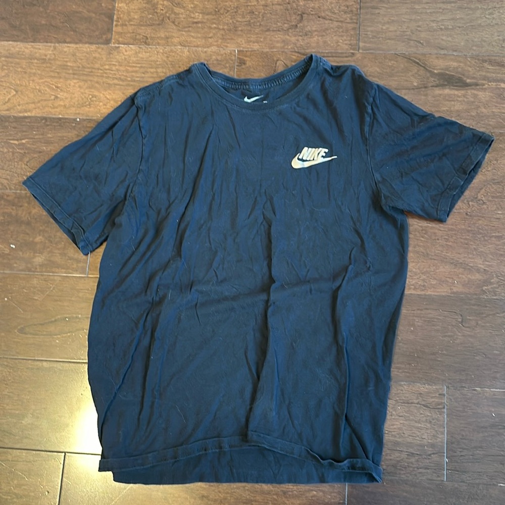 The Nike tee men’s small